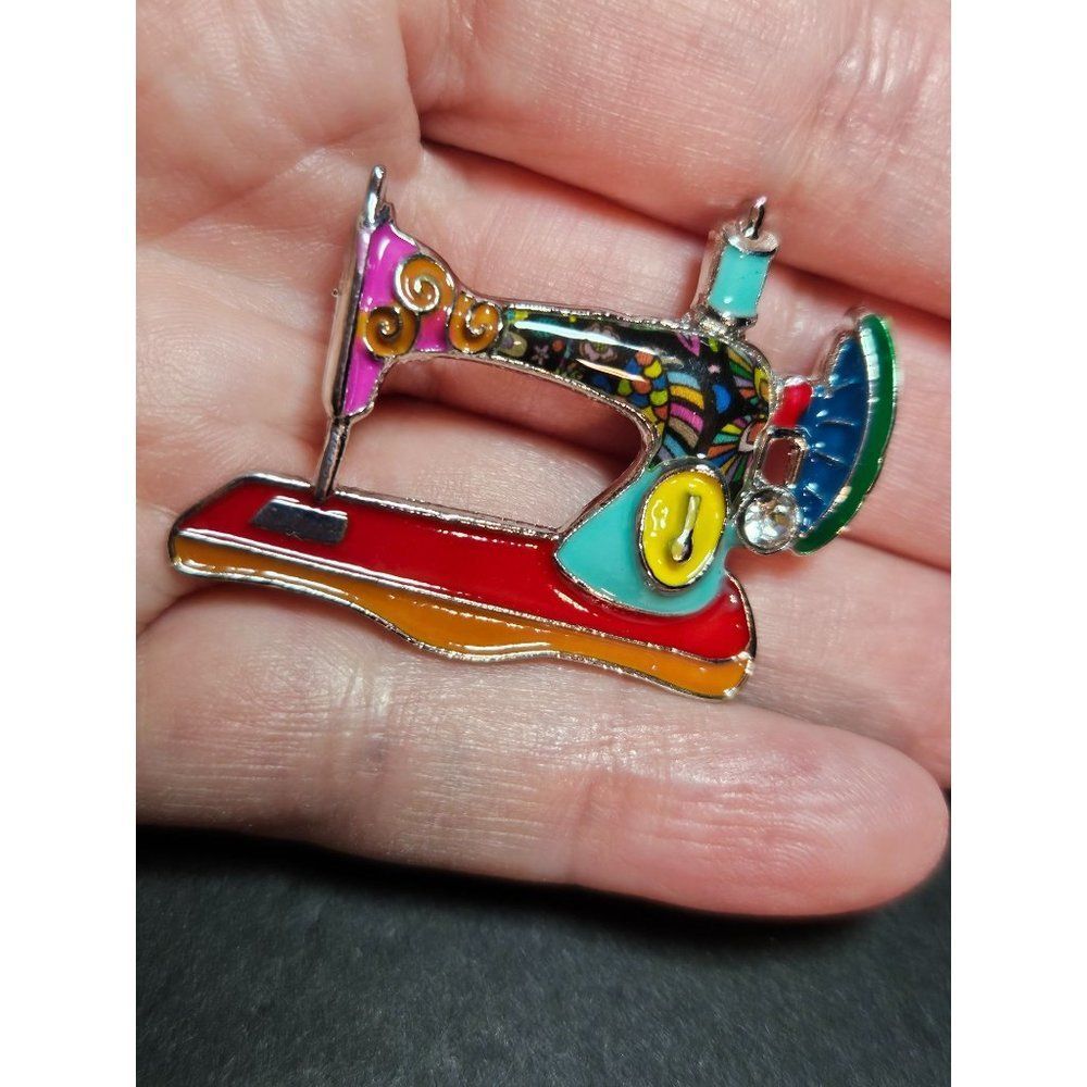 Silver tone colorful enamel sewing machine brooch